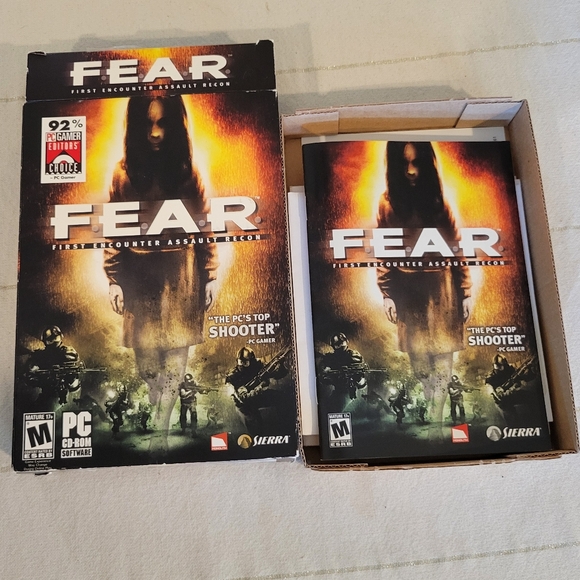 2005 FEAR PC Gamers Editors Choice Edition - Picture 4 of 16